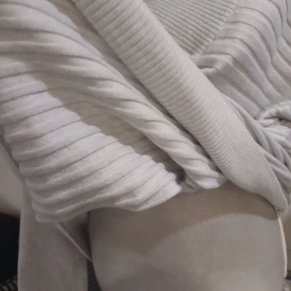 Womans Sweater - Picture 7 of 7